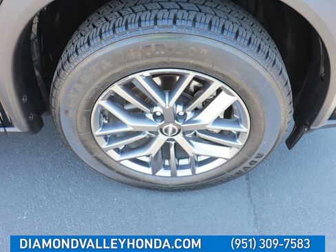 Used 2024 Nissan Rogue S AWD/4WD image 27