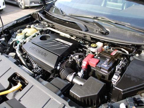 Used 2022 Nissan Rogue SV w/ SV Premium Package image 22