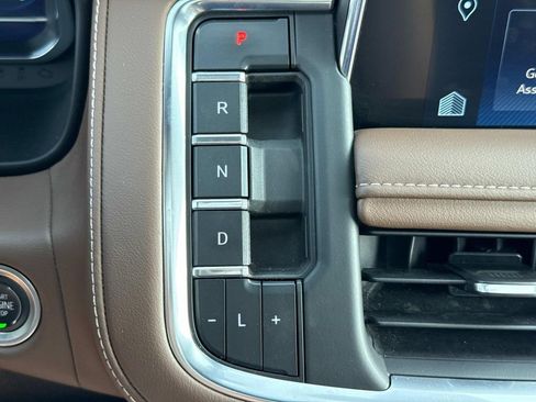 Used 2022 Chevrolet Tahoe High Country AWD/4WD image 13