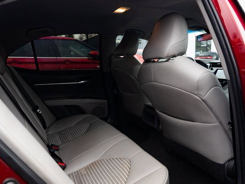 Used 2018 Toyota Camry SE image 21