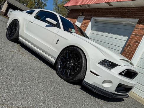 Used 2013 Ford Mustang Shelby GT500 image 30
