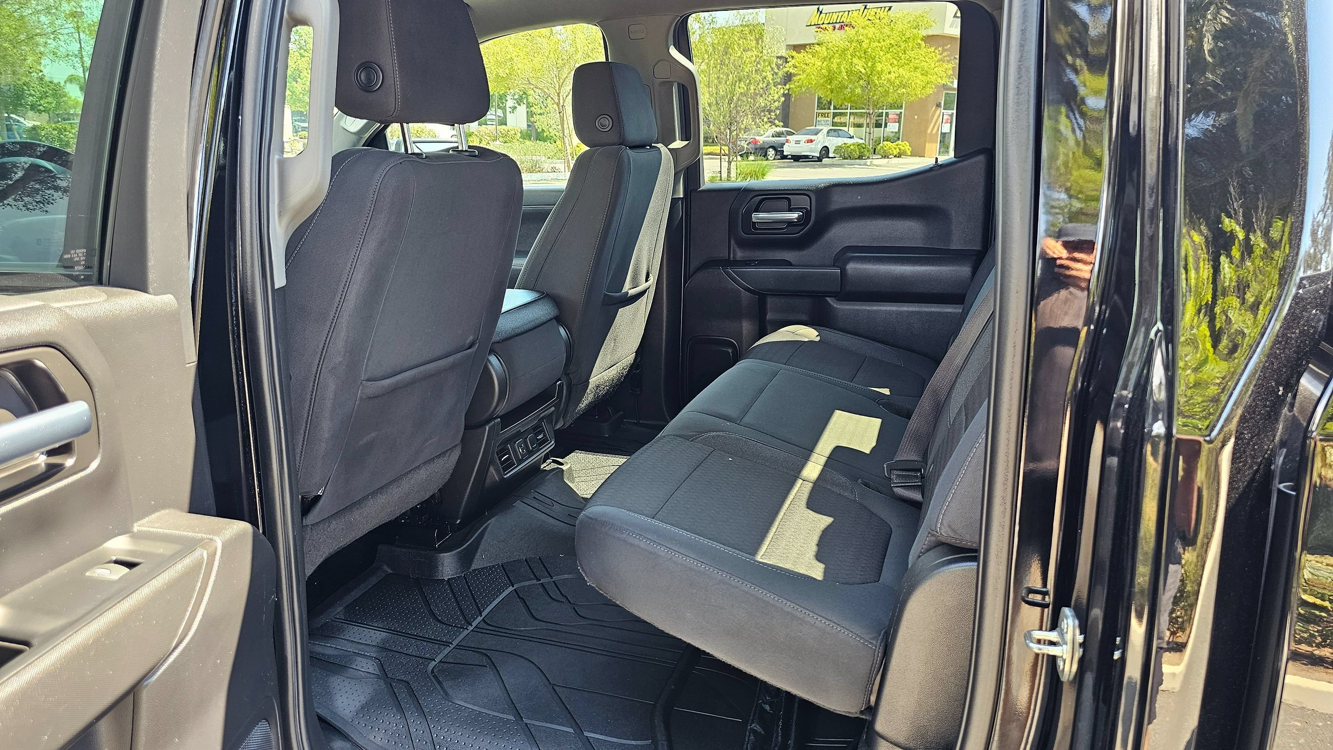 Used 2022 Chevrolet Silverado 1500 LT w/ LPO, Liner Protection Package RWD image 17
