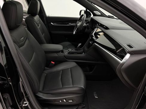 Used 2022 Cadillac XT6 Premium Luxury image 18