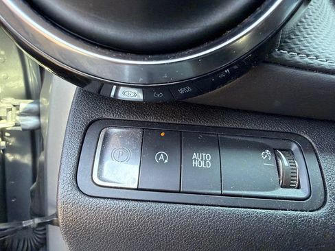 Used 2025 Chevrolet Equinox LT FWD image 15