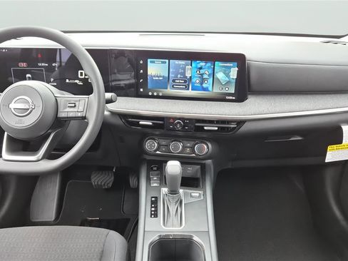 New 2026 Nissan Kicks S image 13