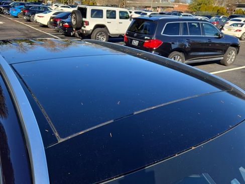 Used 2022 Mercedes-Benz GLC 300 4MATIC image 10