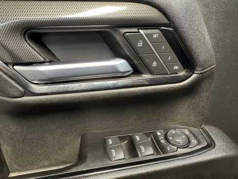 Used 2024 GMC Sierra 2500 AT4 image 11