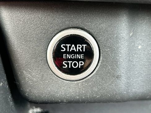 Used 2023 Nissan Rogue S AWD/4WD image 18
