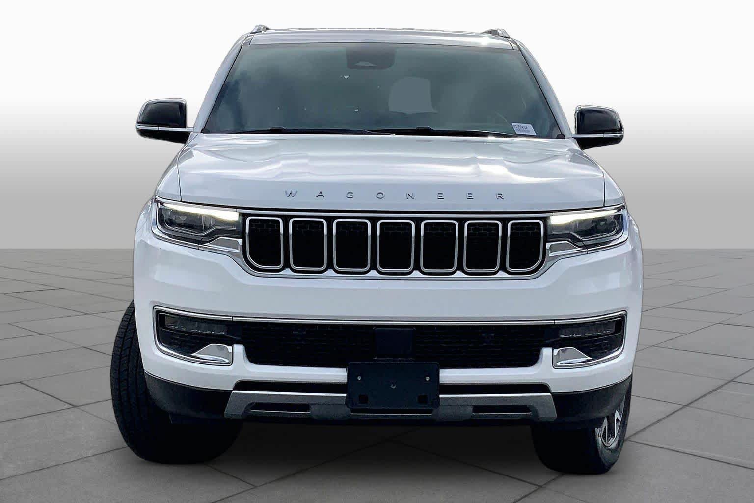 Used 2024 Jeep Wagoneer L Series III w/ Flexible Seating Group AWD/4WD image 4