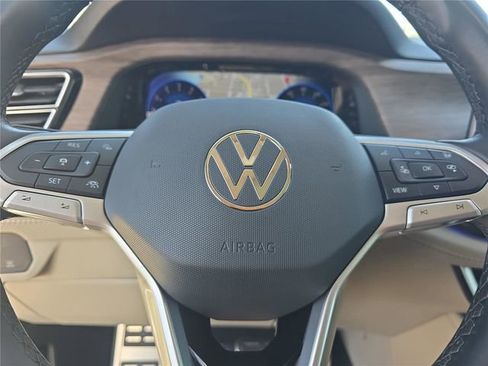 Used 2025 Volkswagen Atlas SEL Premium R-Line image 27