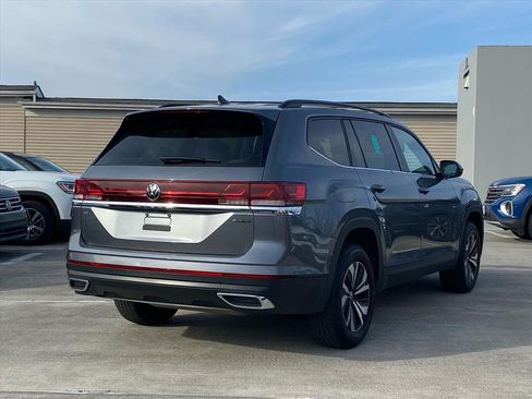 Certified 2024 Volkswagen Atlas SE image 2