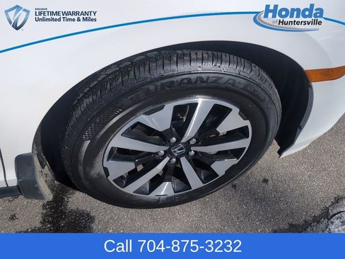 Certified 2025 Honda Odyssey EX-L image 9