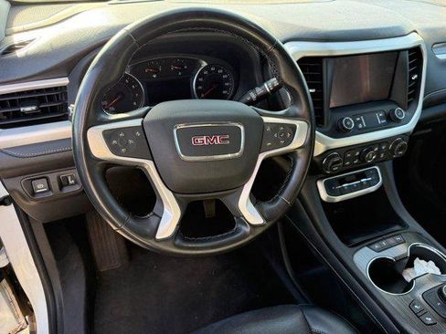 Used 2023 GMC Acadia SLT image 9
