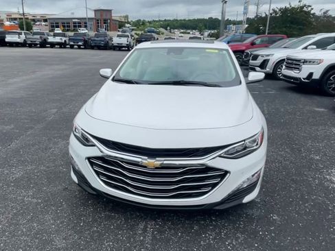 Used 2020 Chevrolet Malibu Premier FWD image 4