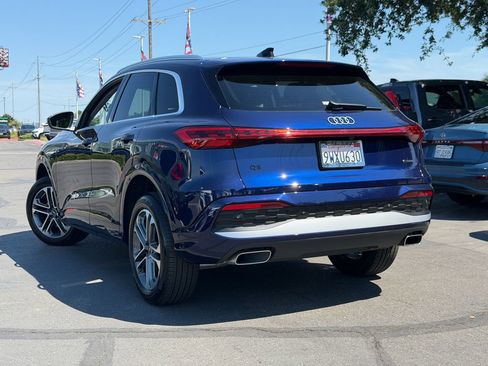 Used 2025 Audi Q5 Premium w/ 19" Wheel Package AWD/4WD image 9