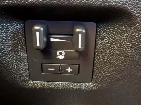 Used 2013 Chevrolet Silverado 1500 LT image 31