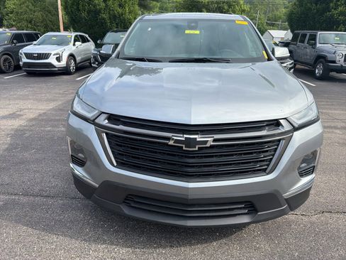 Used 2023 Chevrolet Traverse LT FWD image 8