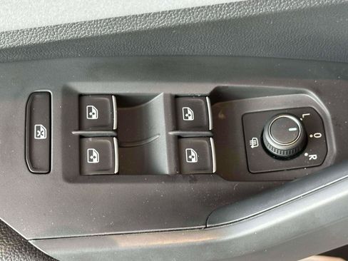 New 2025 Volkswagen Jetta SE FWD image 12