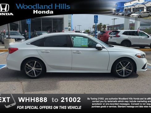 Used 2023 Honda Civic Touring image 4