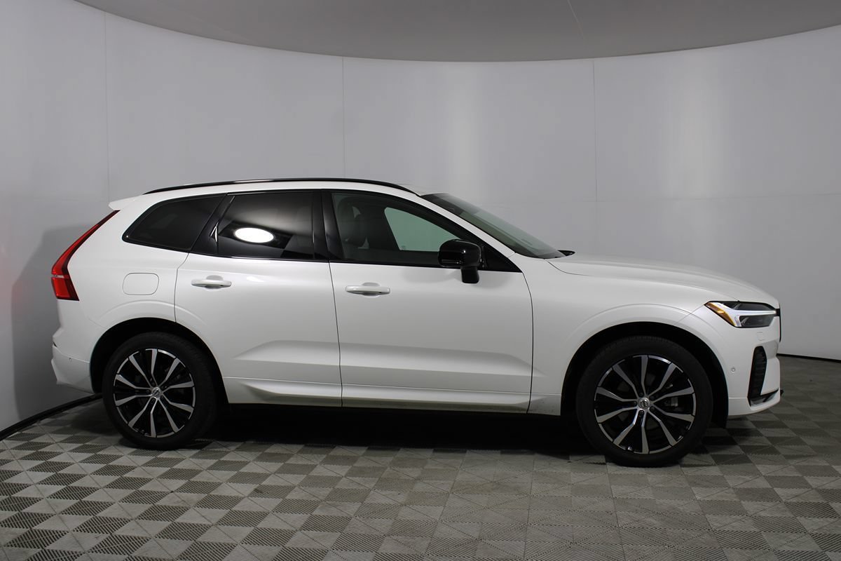 Used 2023 Volvo XC60 B5 Plus w/ Climate Package FWD image 33