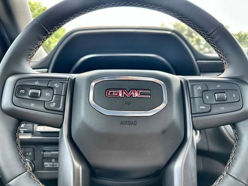 Used 2024 GMC Yukon AT4 w/ Technology Package AWD/4WD image 33