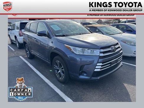 Used 2018 Toyota Highlander LE w/ Carpet Mat Package (TMS) image 1