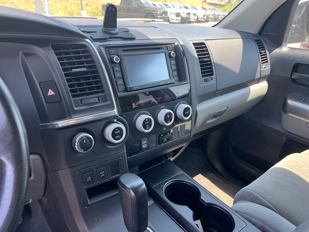 Used 2019 Toyota Sequoia SR5 AWD/4WD image 33