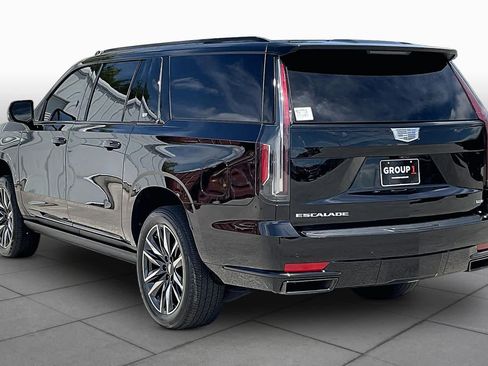 Used 2021 Cadillac Escalade ESV Sport Platinum AWD/4WD image 12