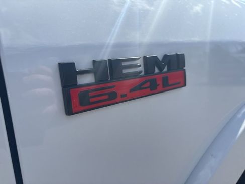 Used 2019 RAM 2500 Laramie w/ Night Edition image 11