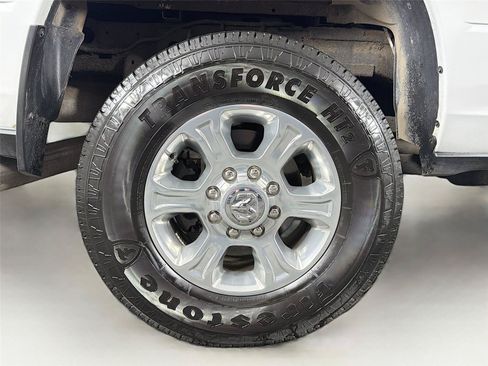 Used 2025 RAM 2500 Big Horn AWD/4WD image 33