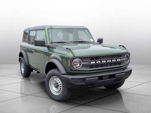 New 2025 Ford Bronco 4-Door image 2