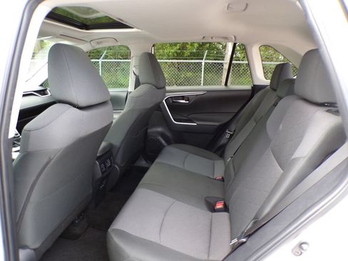 Used 2024 Toyota RAV4 XLE w/ Convenience Package FWD image 19