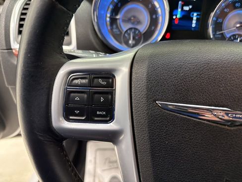 Used 2014 Chrysler 300 image 21