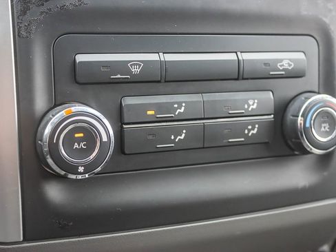 Used 2021 Nissan Frontier SV image 29