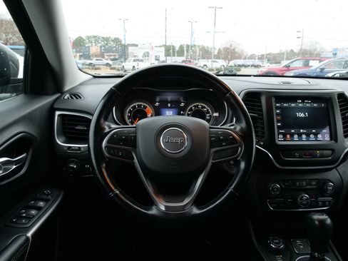 Used 2021 Jeep Cherokee Latitude Lux w/ Comfort/Convenience Group image 21