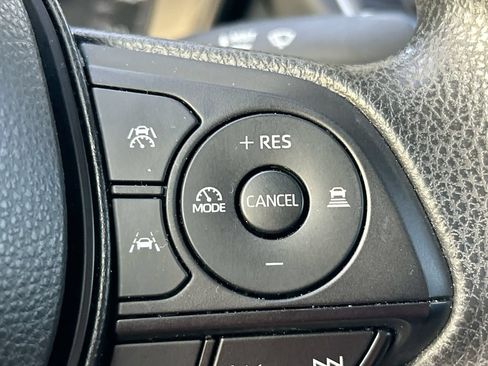Used 2023 Toyota Corolla LE FWD image 17