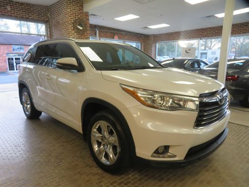 Used 2014 Toyota Highlander Limited image 65