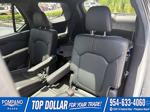 Used 2025 Honda Pilot TrailSport image 24