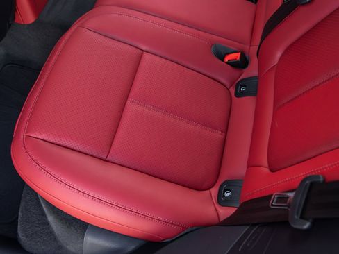 New 2026 Porsche Macan image 35