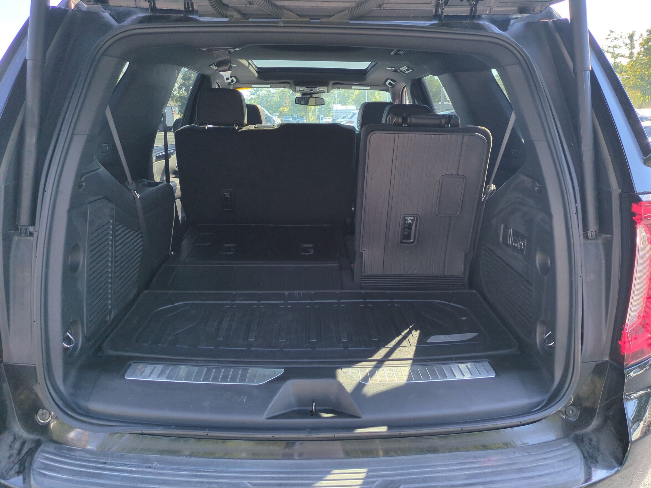 Used 2024 GMC Yukon AT4 AWD/4WD image 32