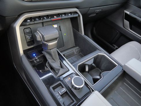Certified 2022 Toyota Tundra Limited AWD/4WD image 24