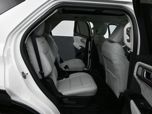 Certified 2025 Ford Explorer Platinum w/ Ultimate Package AWD/4WD image 26