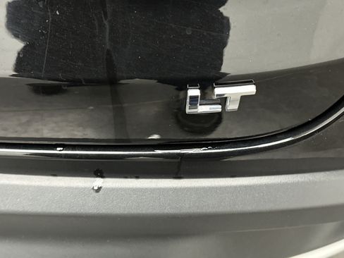 Used 2025 Chevrolet Trax LT FWD image 11