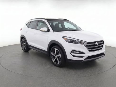Used 2018 Hyundai Tucson Value FWD image 3