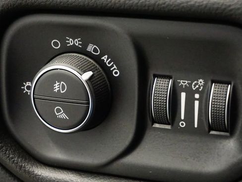 Used 2023 RAM 1500 Laramie AWD/4WD image 30