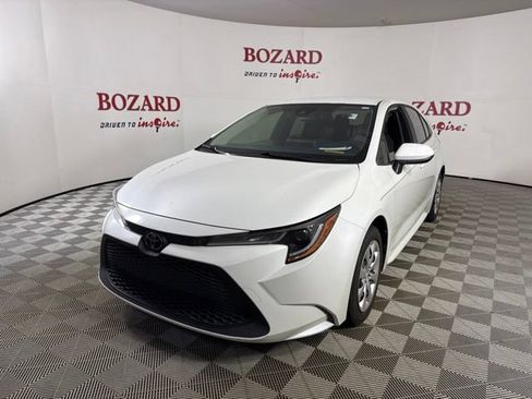 Used 2021 Toyota Corolla LE FWD image 4