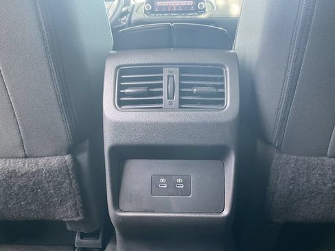 Used 2025 Nissan Rogue SV FWD image 12