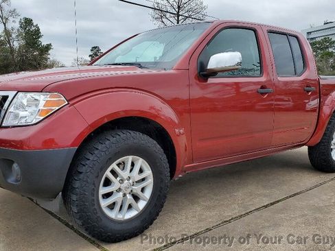 Used 2019 Nissan Frontier SV image 1