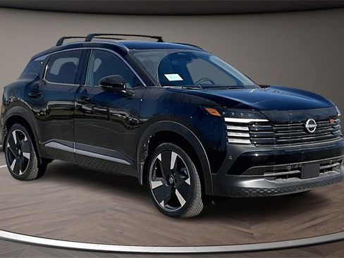 New 2026 Nissan Kicks SR w/ Cold Weather Package image 2