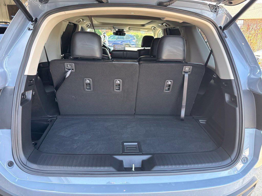 Used 2025 Honda Pilot Touring image 23